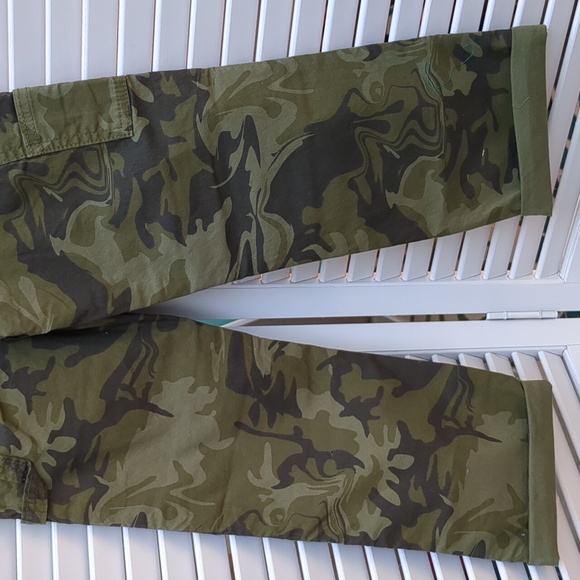 NWT Signature by Levi Strauss & Co Boys Camo Utility Pants 6 Regular - Picture 7 of 9